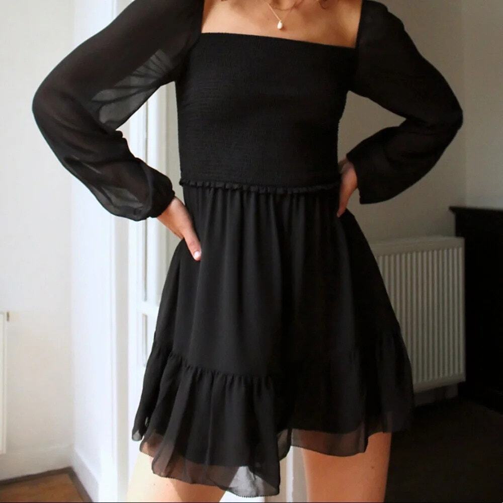 ARITZIA Wilfred Tempest Mini Dress Black Smocked Chiffon Tiered Size Medium
